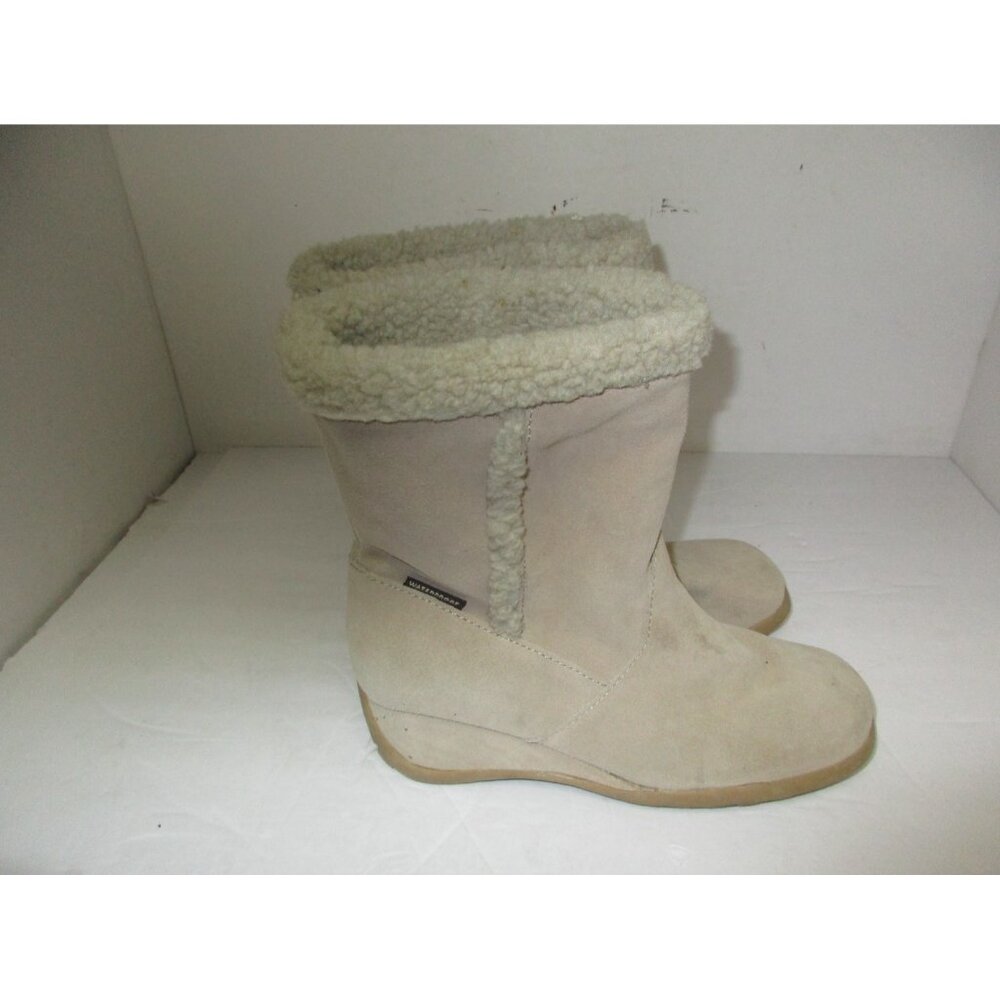 St. John's Bay Women's Waterproof Boot Tan Size 7.5 NWD !!! - Picture 2 of 5